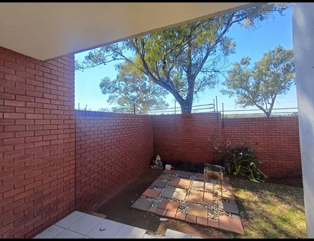 3 BEDROOM TOWNHOUSE FOR SALE IN FLORENTIA